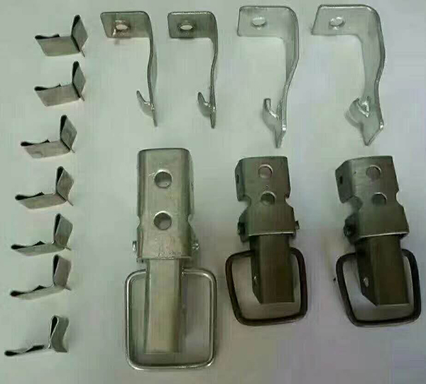 電纜橋架伸縮節(jié)在電纜橋架廠安裝時有什么用呢？